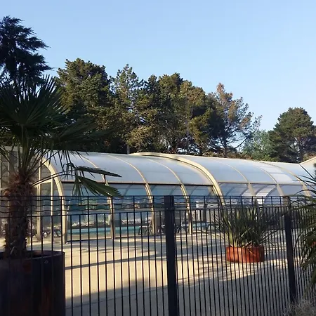 Standing 6 Ou 12 Pers Avec Mon 2 Eme A L'edune De Location Wifi Inclus Piscine Couverte Chauffee A 150m De La ホリデーパーク